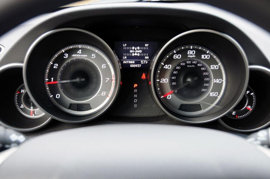 Панель приборов Acura MDX (YD2) 2010 года  (фото 33 из 56)